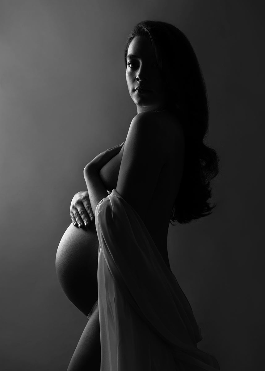 high contrast maternity model for pregnancy portrait