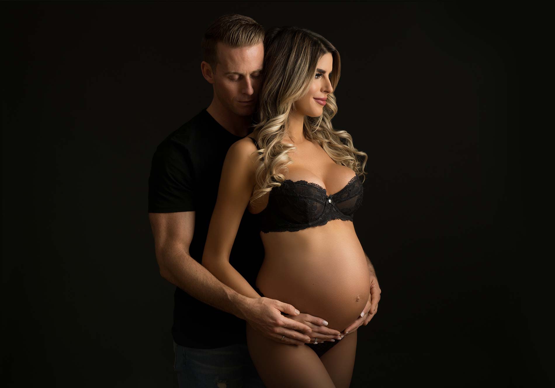 Pregnancy photo of a couple