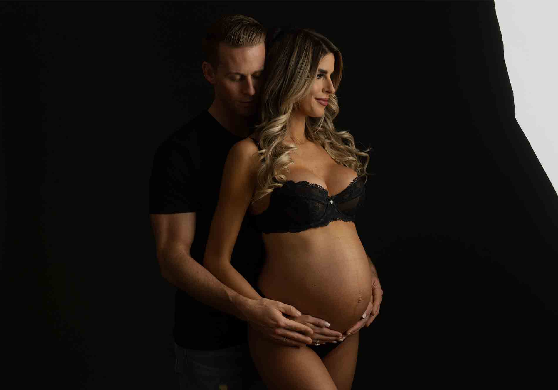 Pregnancy photo of a couple